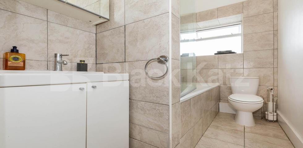 			New Instruction!, 1 Bedroom, 1 bath, 1 reception Flat			 Crouch End Hill, Crouch End